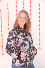 Load image into Gallery viewer, Toile de Joy quilted jacket - black