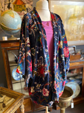 Load image into Gallery viewer, Kimono - Chintz print blue