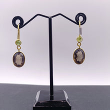 Load image into Gallery viewer, Smokey quartz and peridot earrings