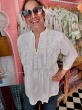 Load image into Gallery viewer, Chikan Kari blouse