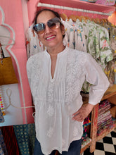Load image into Gallery viewer, Chikan Kari blouse
